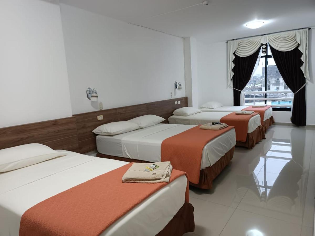 Hotel Quezada Hermanos Санто-Доминго-де-лос-Колорадос Экстерьер фото