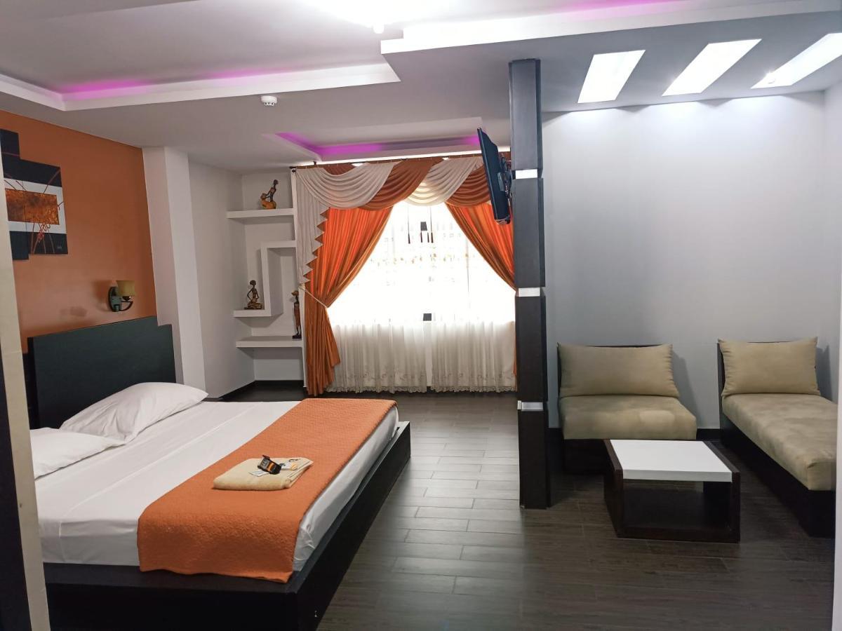 Hotel Quezada Hermanos Санто-Доминго-де-лос-Колорадос Экстерьер фото