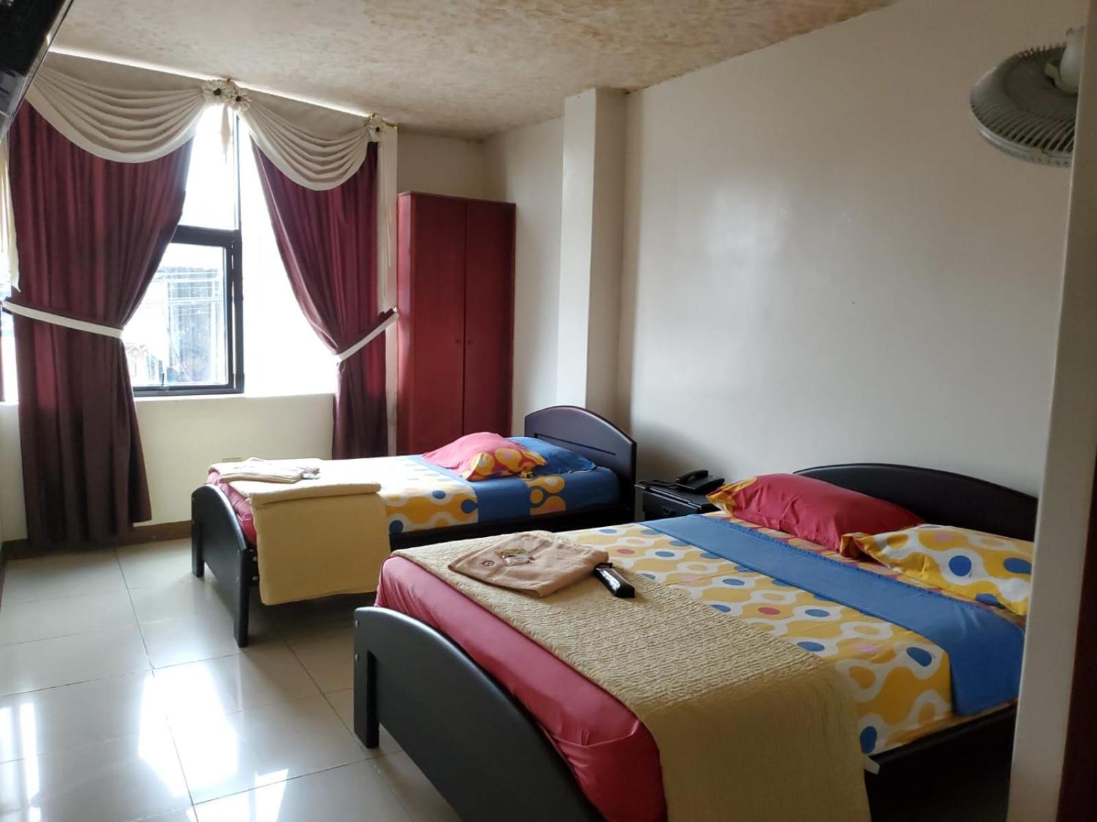 Hotel Quezada Hermanos Санто-Доминго-де-лос-Колорадос Экстерьер фото