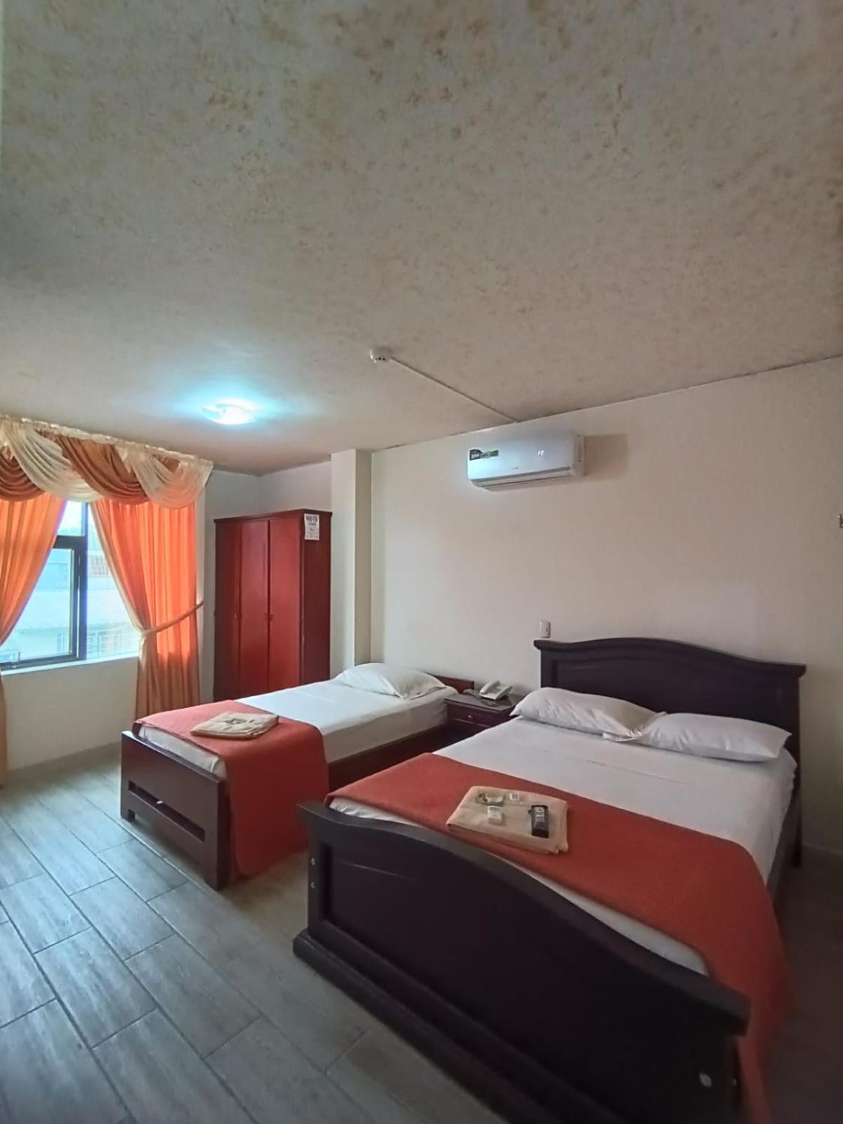 Hotel Quezada Hermanos Санто-Доминго-де-лос-Колорадос Экстерьер фото