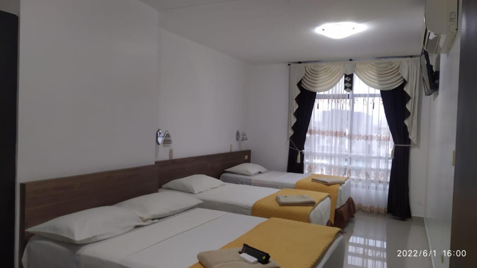 Hotel Quezada Hermanos Санто-Доминго-де-лос-Колорадос Экстерьер фото